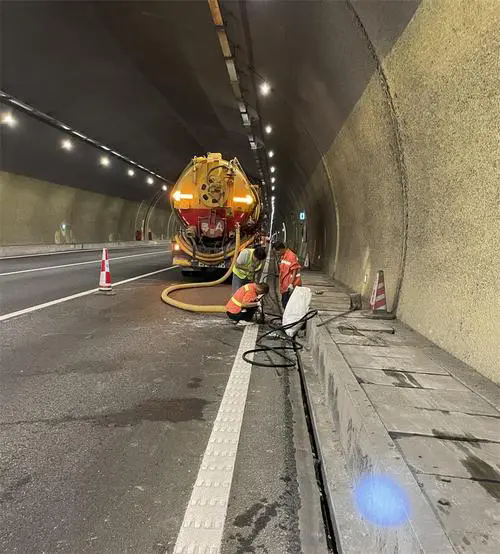 沙市隧道排水渠清淤